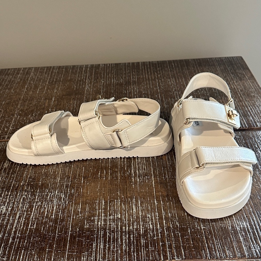 Steve Madden ~ Mona Sandal ~ Bone Leather ~ 8